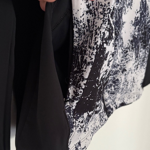 Under Armour Out Run the Storm Black and Gray Jacket M - Picture 5 of 8